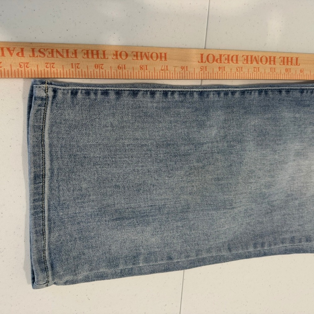 Judy Blue Light Wash Wide Leg Button Fly High Rise Jean Size 11/30 Pleated Front - Picture 9 of 11